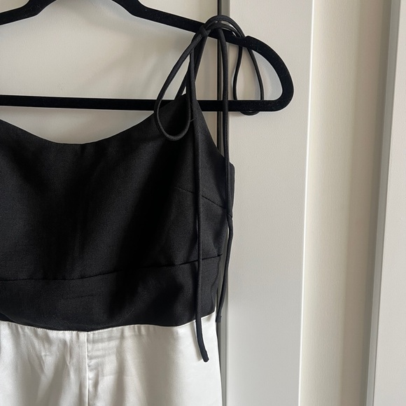 Elegant Black and White Satin Women's Dress - Picture 6 of 7